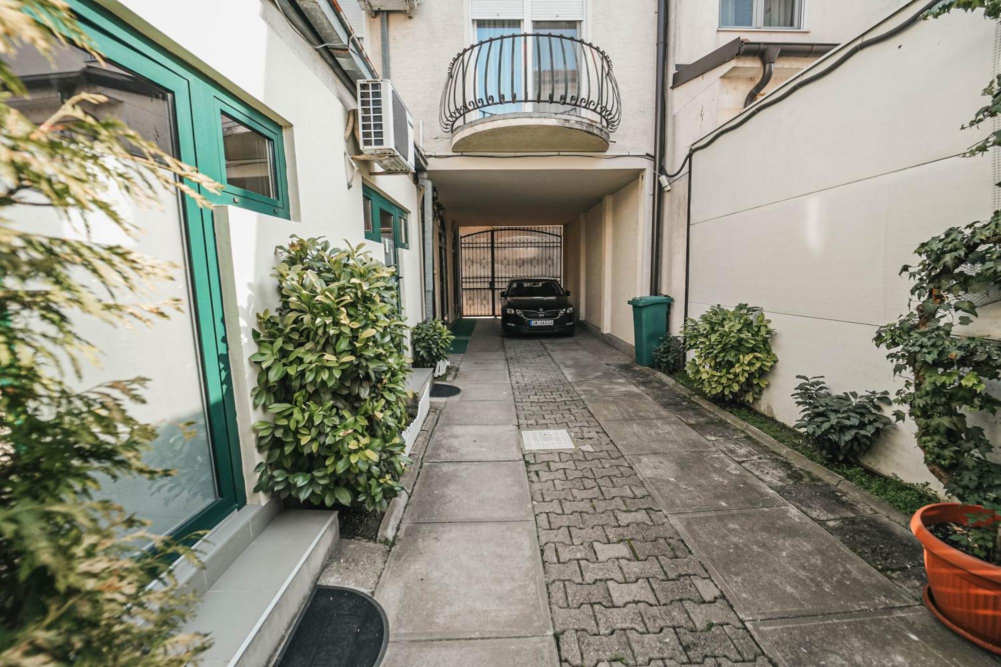 B&B Passage Sremska Mitrovica Eksteriør bilde